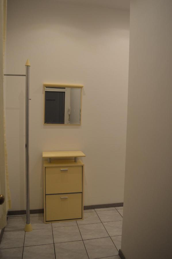 Nette Altbauwohnung Nur 10 Min Von Der City Vienna Exterior photo