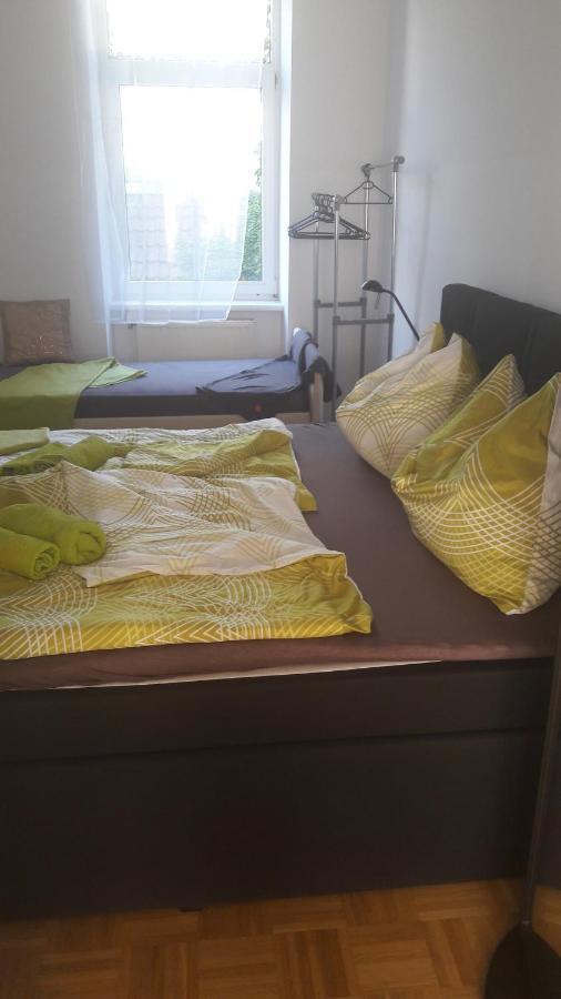 Nette Altbauwohnung Nur 10 Min Von Der City Vienna Exterior photo